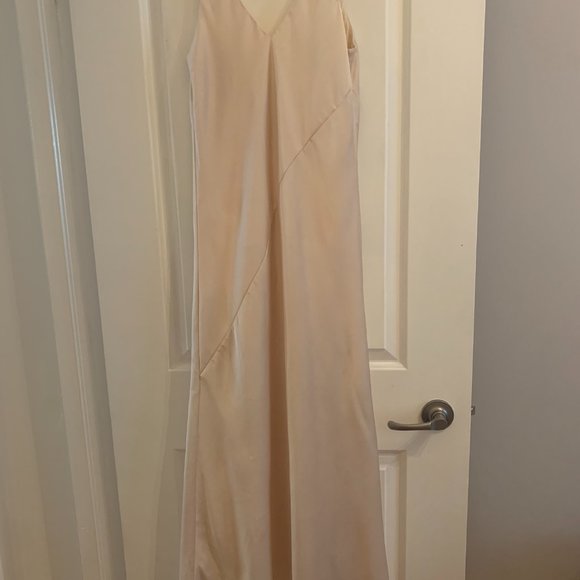 COPY - Revovle LouLou Satin Dress - Picture 3 of 4